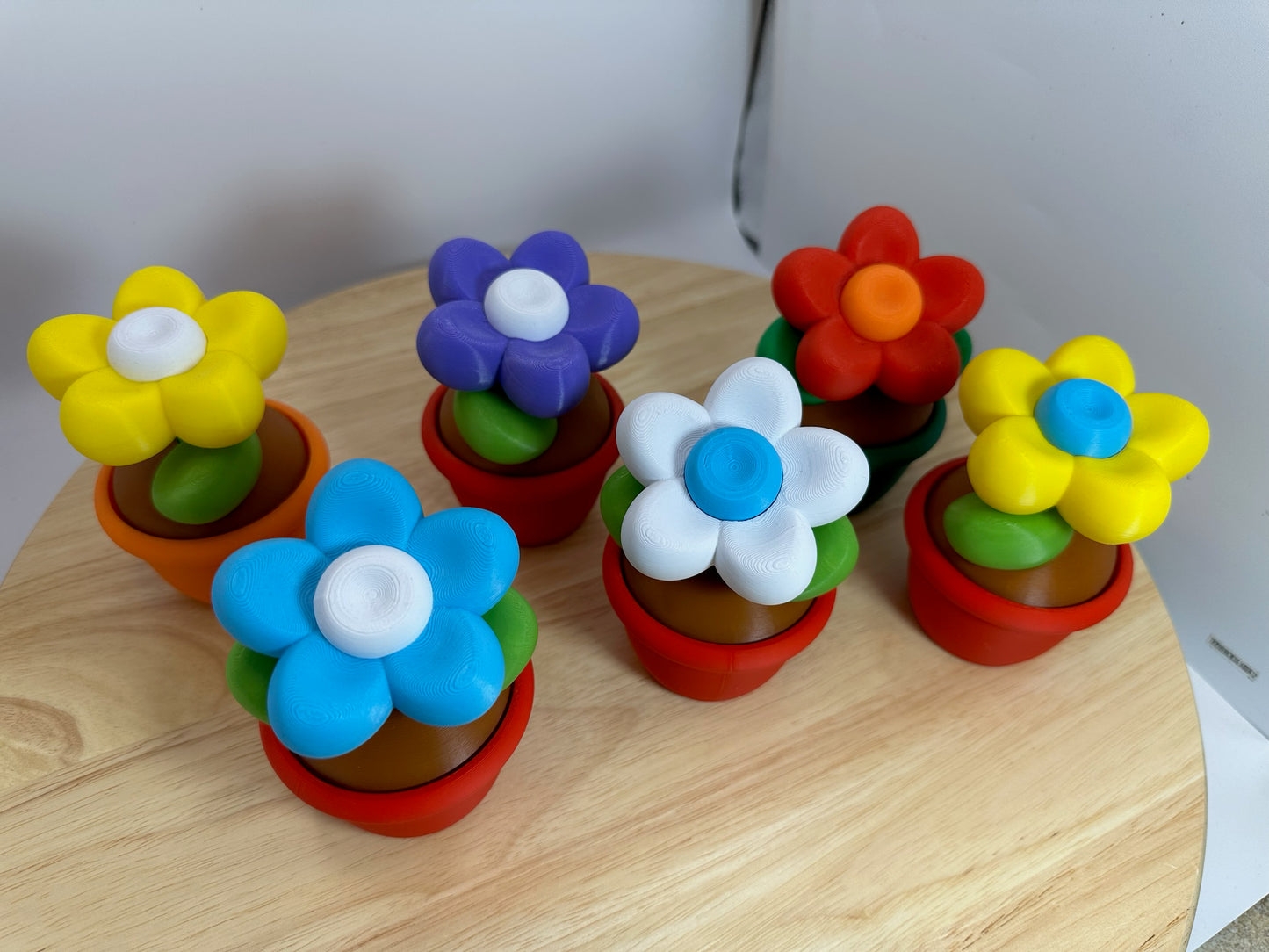 Flower Pot w/Bee