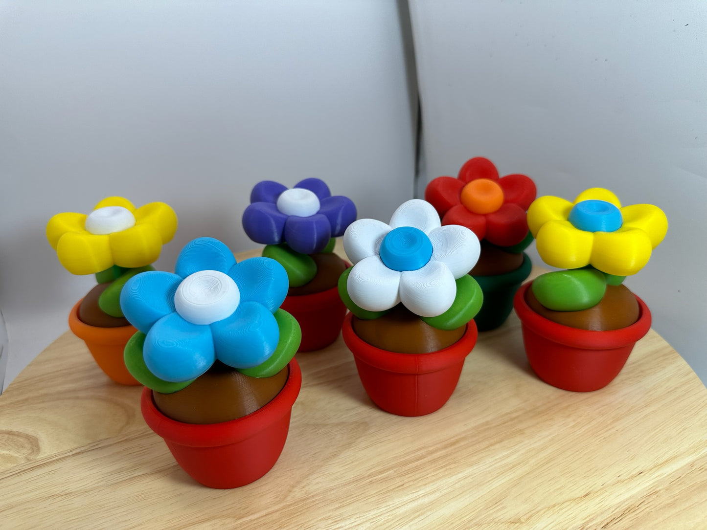Flower Pot w/Bee